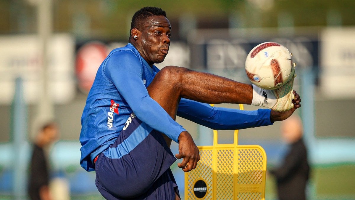 Adana Demirspor'da kayıplara karışan Balotelli'den ortaya çıktı. Dönüş tarihini açıkladı