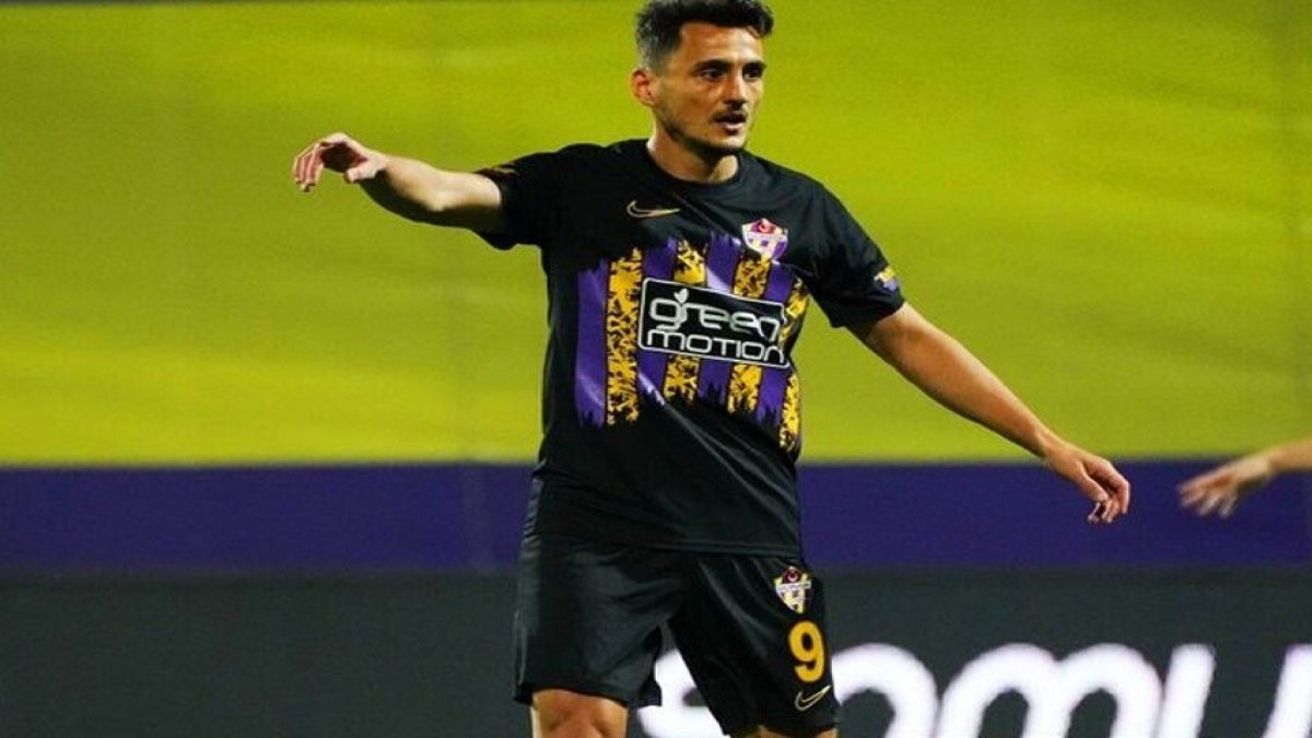 Mustafa Pektemek Eyüpspor ile yollarını ayırdı. 2. Lig ekibine imzayı attı