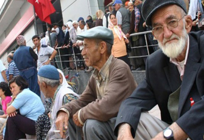AKP, emeklilerin ikramiyesini budadı