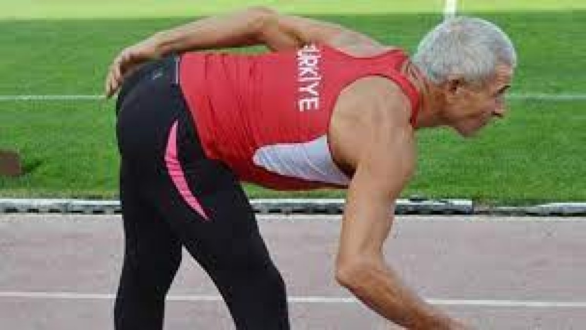 71 yaşında 17 torunu olan atlet her gün 10 km koşuyor
