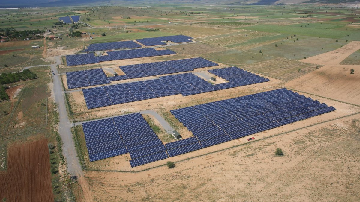 Akfen’den Osmaniye ve Çanakkale’ye 3 yeni güneş santrali yatırımı