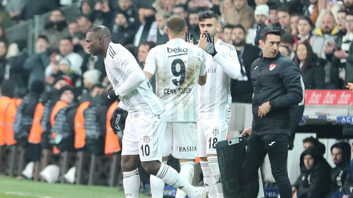 Beşiktaş'ın iki yıldızına büyük şok. Oyuna girerken yuhalandılar