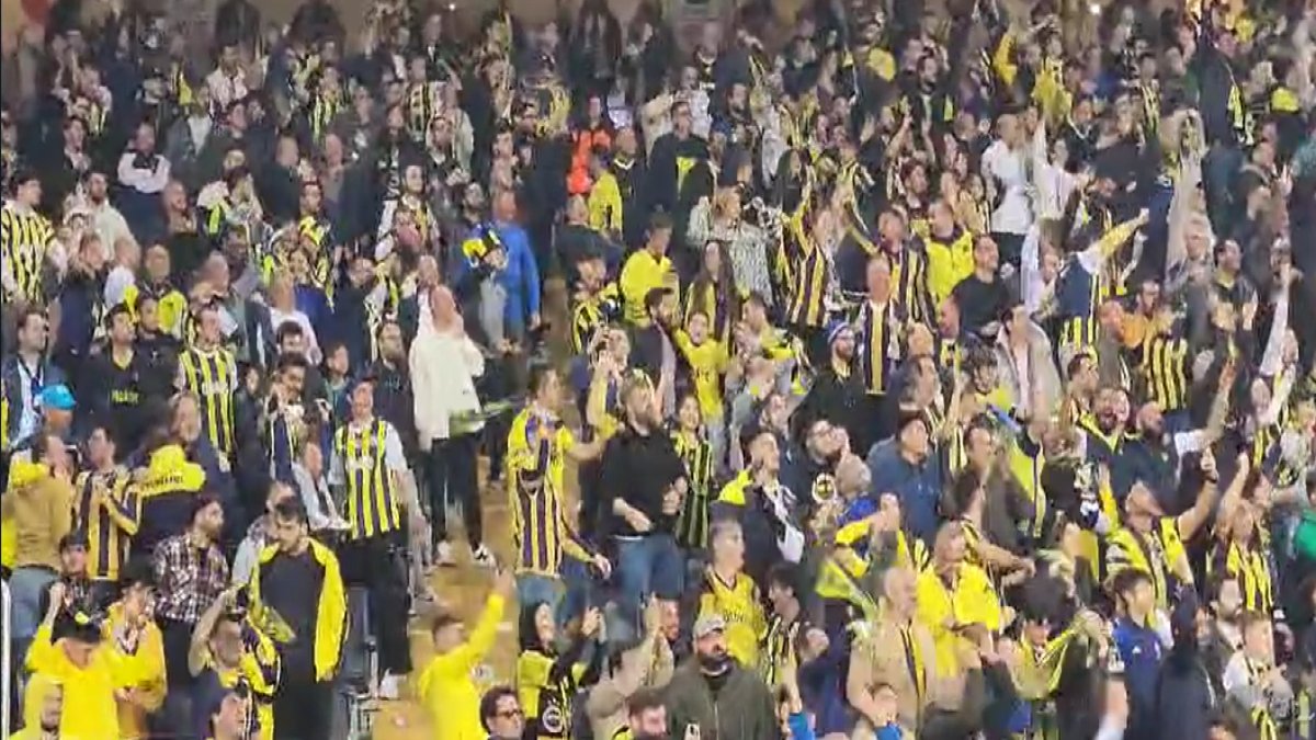 Mert Hakan Yandaş frikikten attı, Fenerbahçe taraftarı çıldırdı