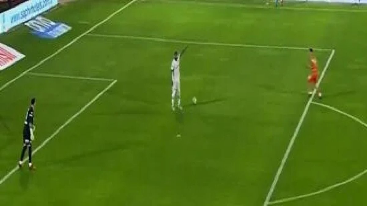Trabzonspor'un yediği gol yok artık dedirtti. Abdullah Avcı küplere bindi