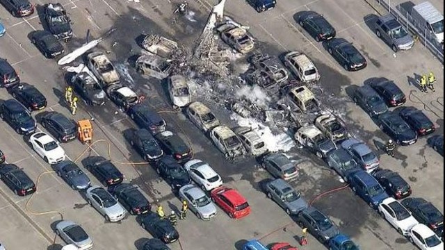 Uçak araba pazarına düştü: 4 ölü