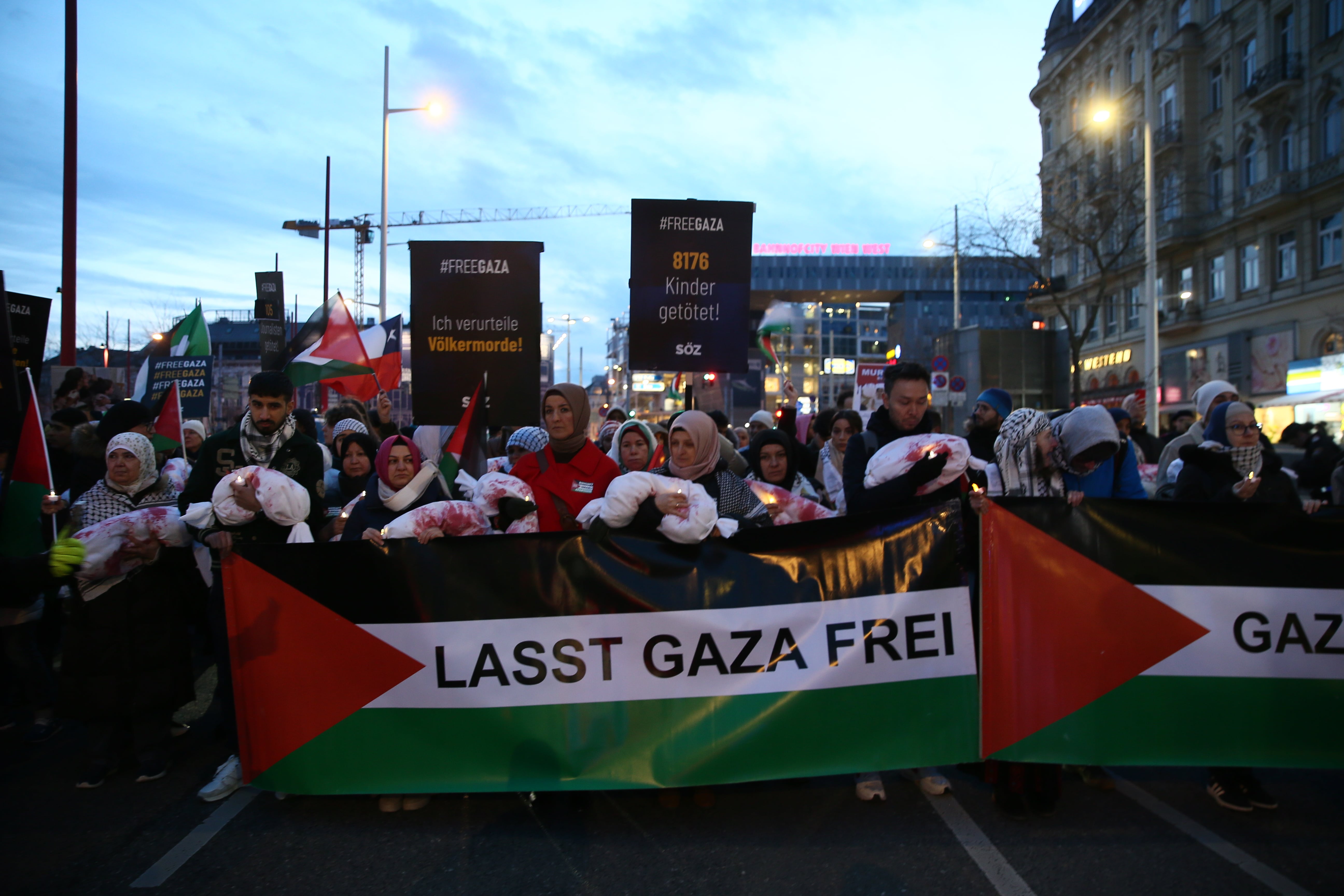 Avusturya'da Filistinliler için 'hüzün yürüyüşü' yapıldı
