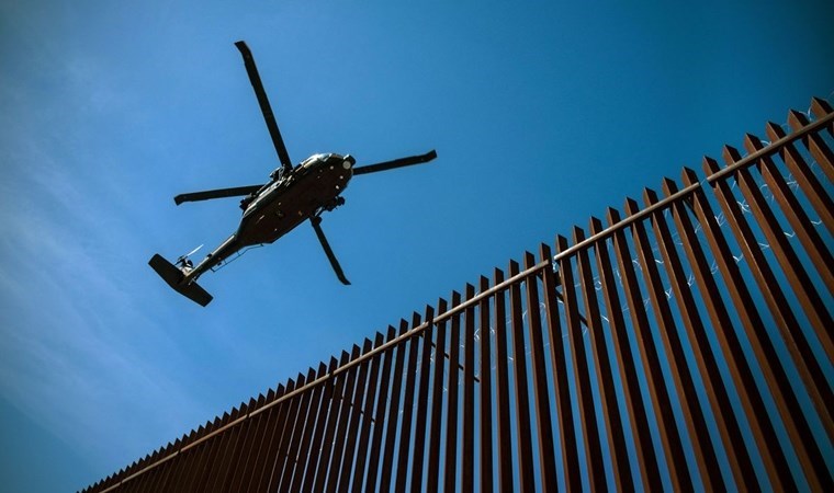 ABD sınırında askeri helikopter düştü