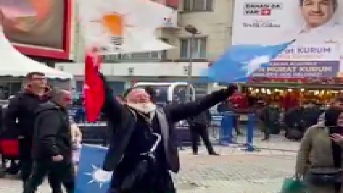 Esenler'de AKP'li vatandaşın dansı sosyal medyada viral oldu