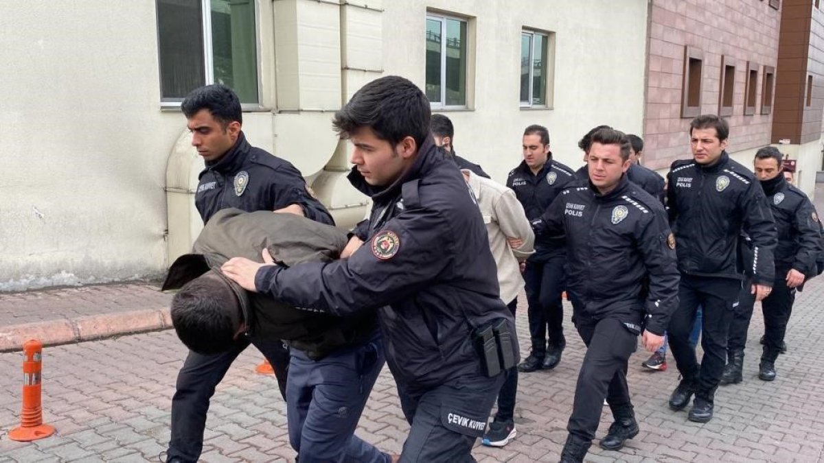 "Yılanlar Grubu" çetesine operasyon: 13 kişi tutuklandı