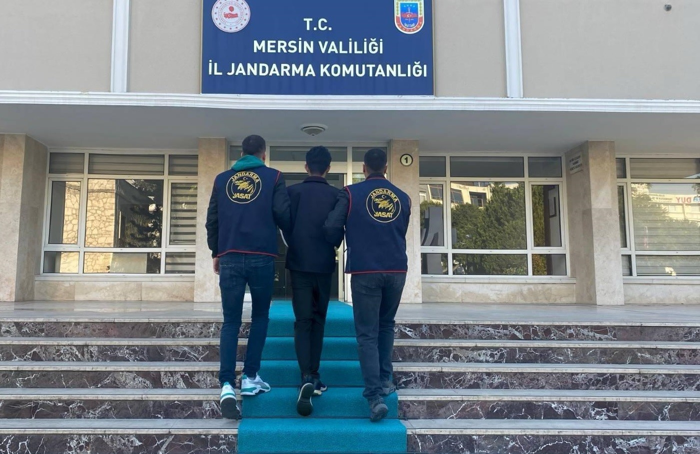 Mersin'de aranan şahıslara yönelik operasyon '37 tutuklama'