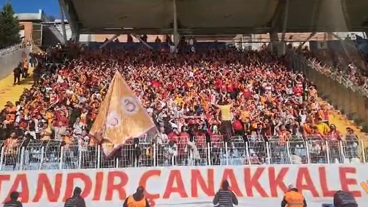Galatasaray taraftarından Fenerbahçe'ye gönderme
