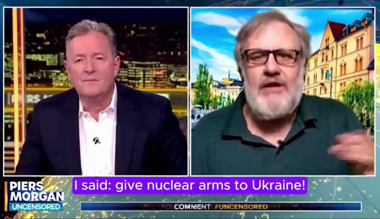 Žižek, Ukrayna'ya nükleer silah sağlanmasını istedi