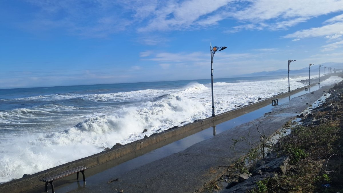 Rize'de fırtına uyarısı: Sahilden uzak durun