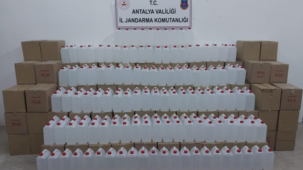 Antalya'da 7 ton kaçak/sahte etil alkol ele geçirildi