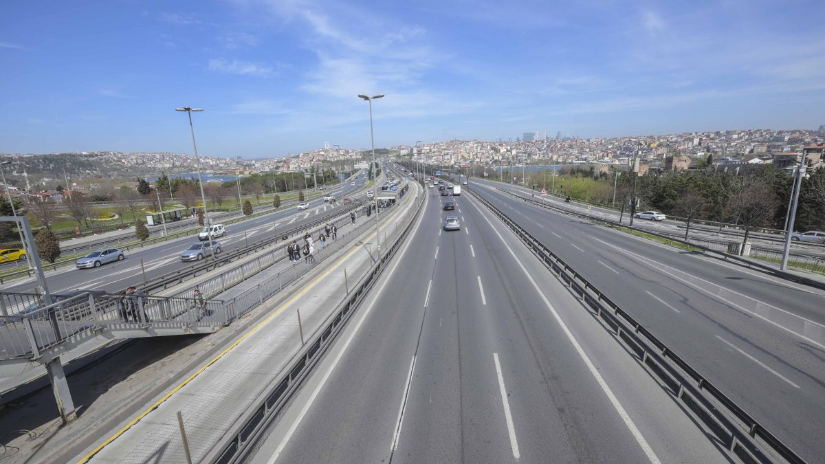 İstanbul'da seçim trafiği! Yollar boş kaldı. Yoğunluk 8’e düştü