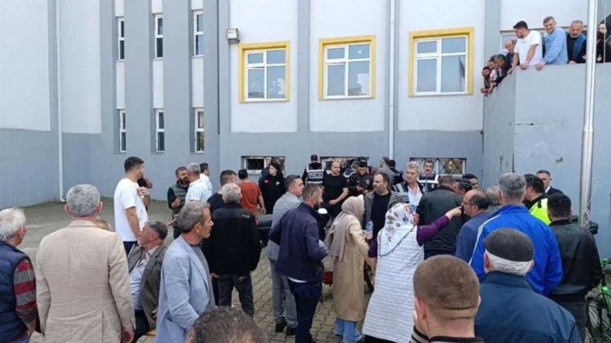 Sakarya'da seçim merkezinde kavga: 3 gözaltı
