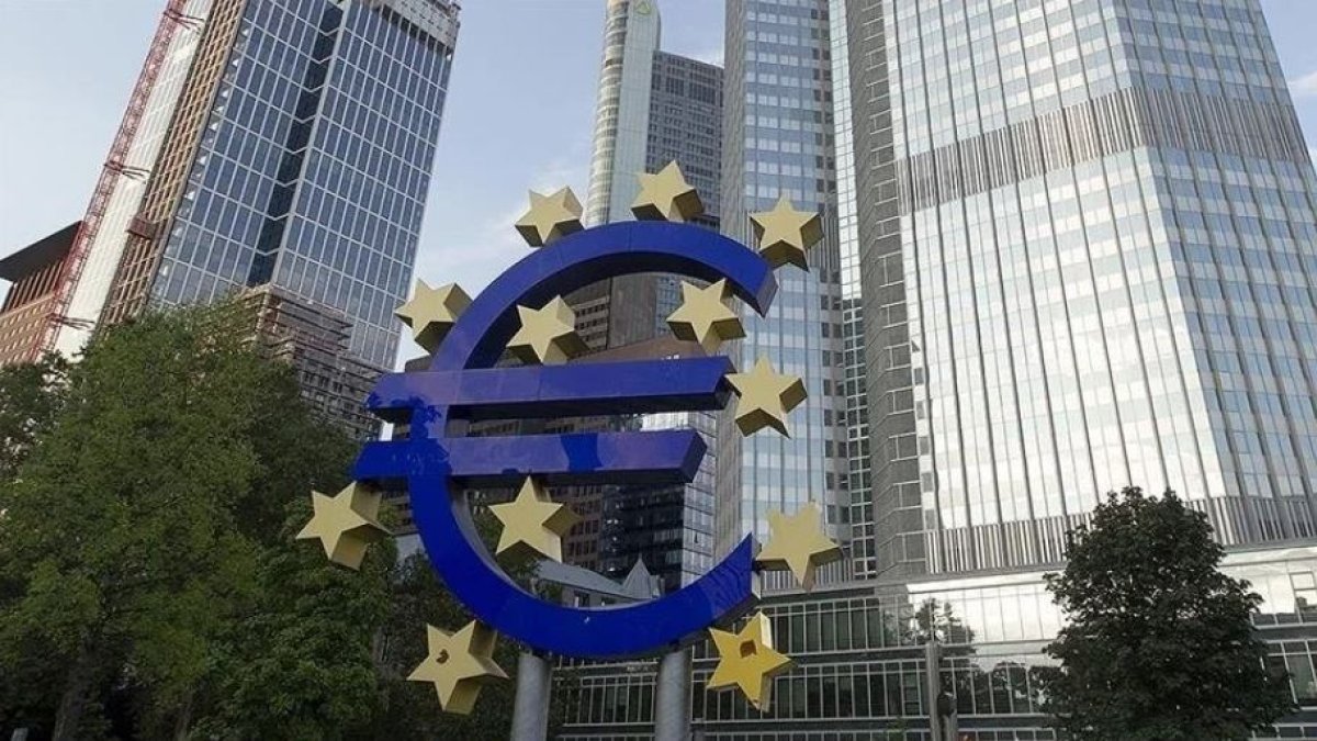 Euro Bölgesi'nde yatırımcı güveni 2 yılın yüksek seviyesine çıktı
