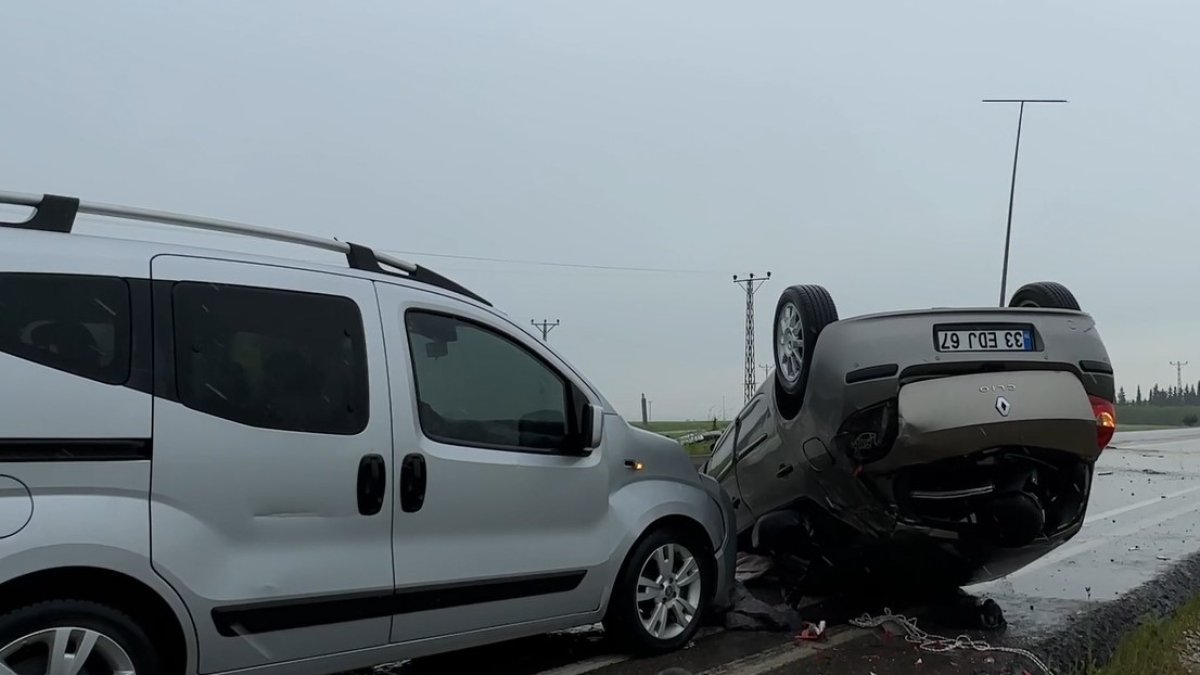 Adıyaman'da devrilen otomobilde 3 yaralı