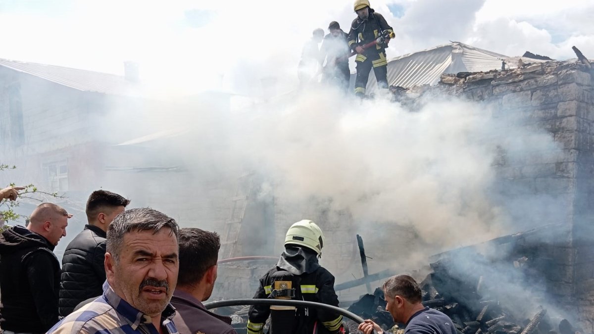 Beyşehir'de korkutan ev yangını