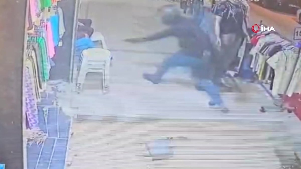 Bağcılar’da çay ocağında oturan adama silahlı saldırı