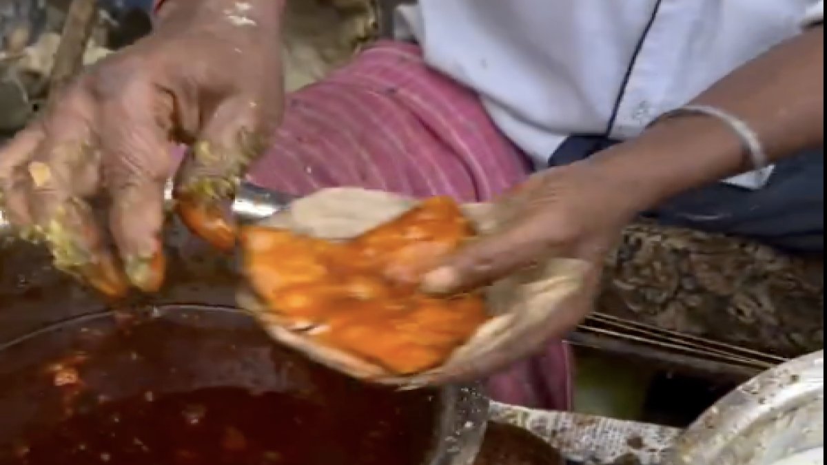 Hindistan sokak lezzetleri hijyen konusunda sınırları zorluyor