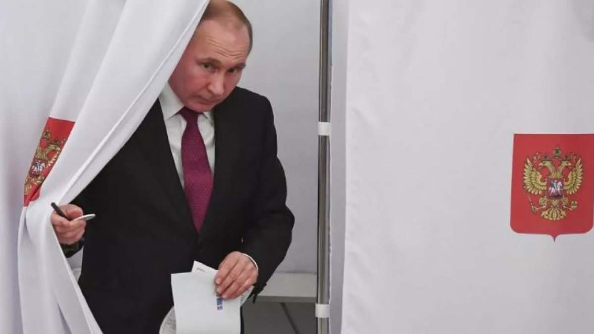 Putin mazbatasını aldı
