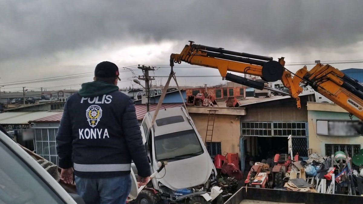 Konya'da araç kaçakçılığı operasyonu