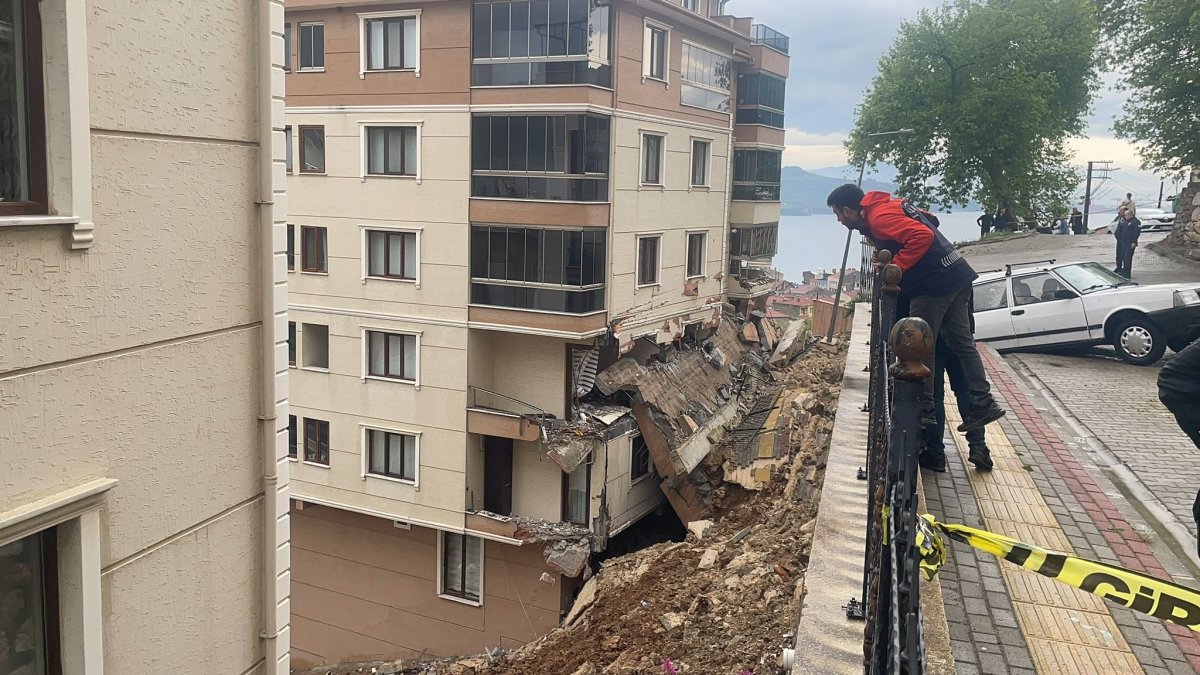 Bursa'da sağanak sırasında istinat duvarı çöktü. 2 yaralı