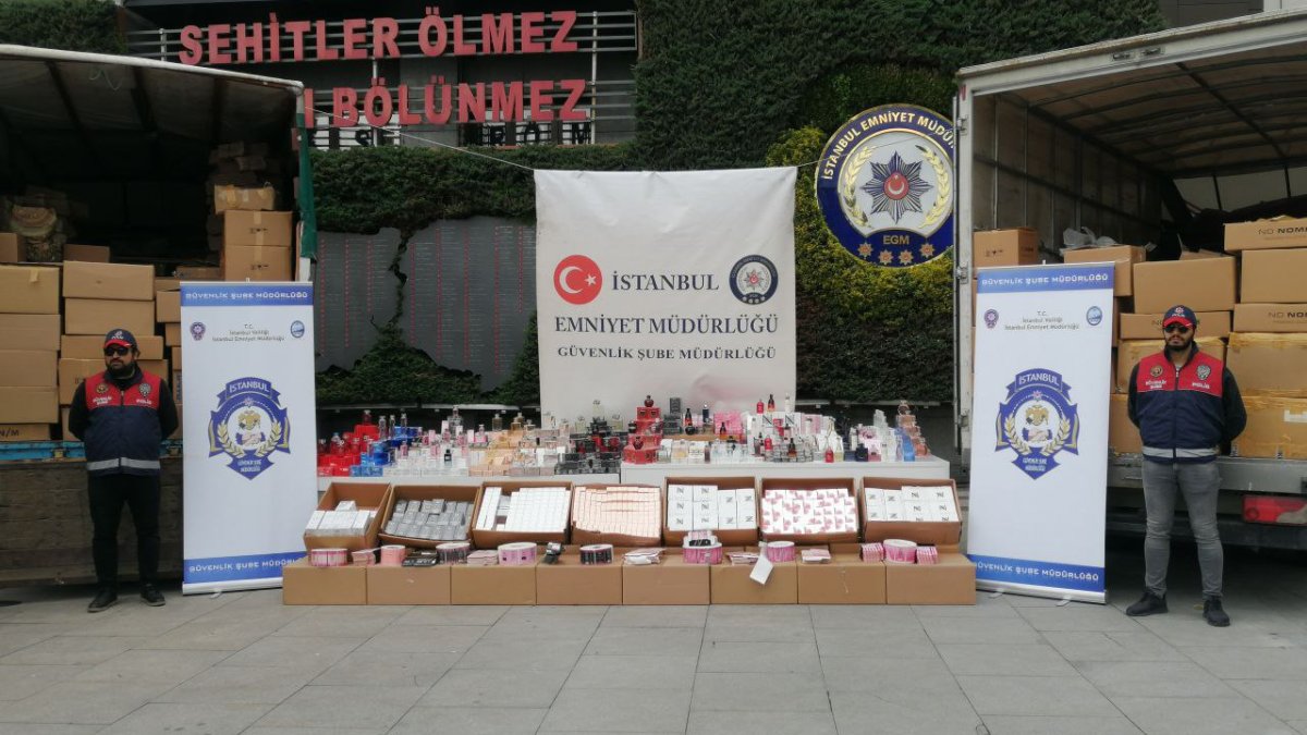 Arnavutköy'de 64 bin sahte parfüm ele geçirildi