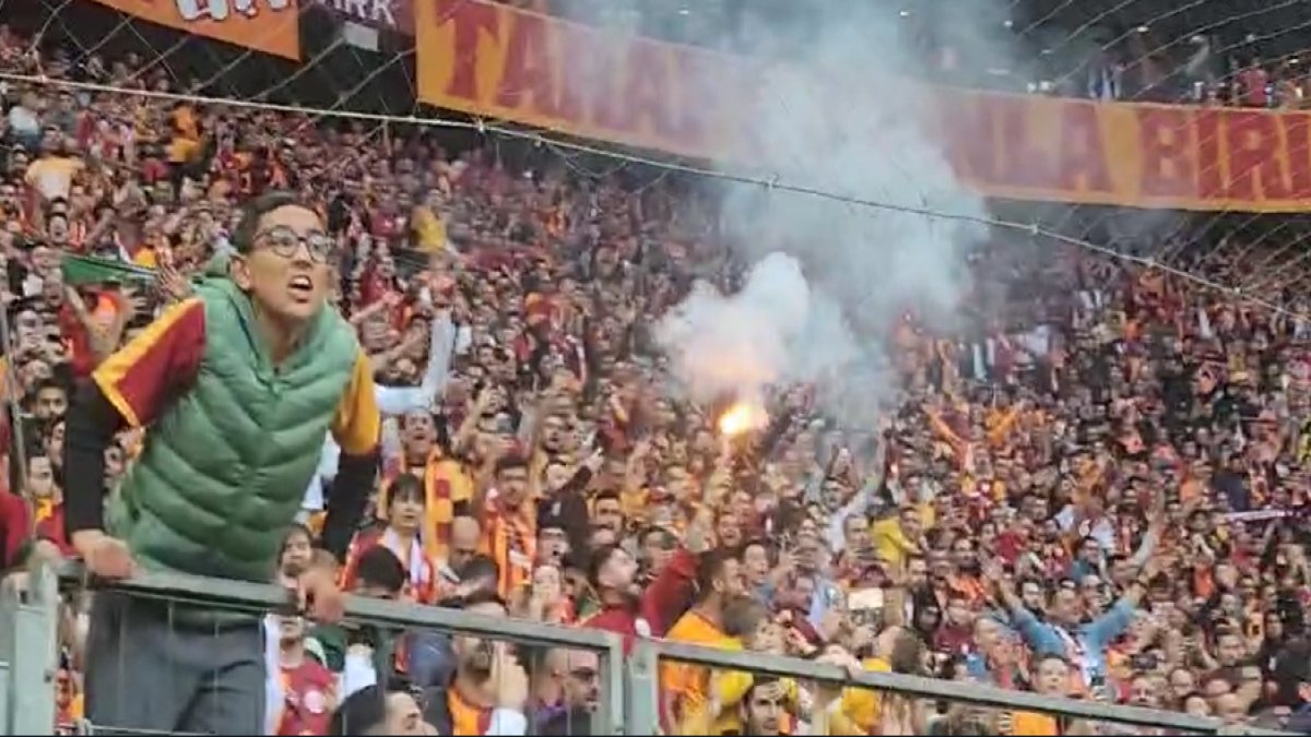 Goller yağmur gibi geldi. Galatasaray taraftarı sevinçten çıldırdı