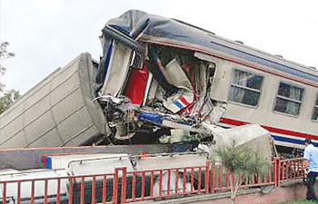 Elazığ’da iki tren çarpıştı