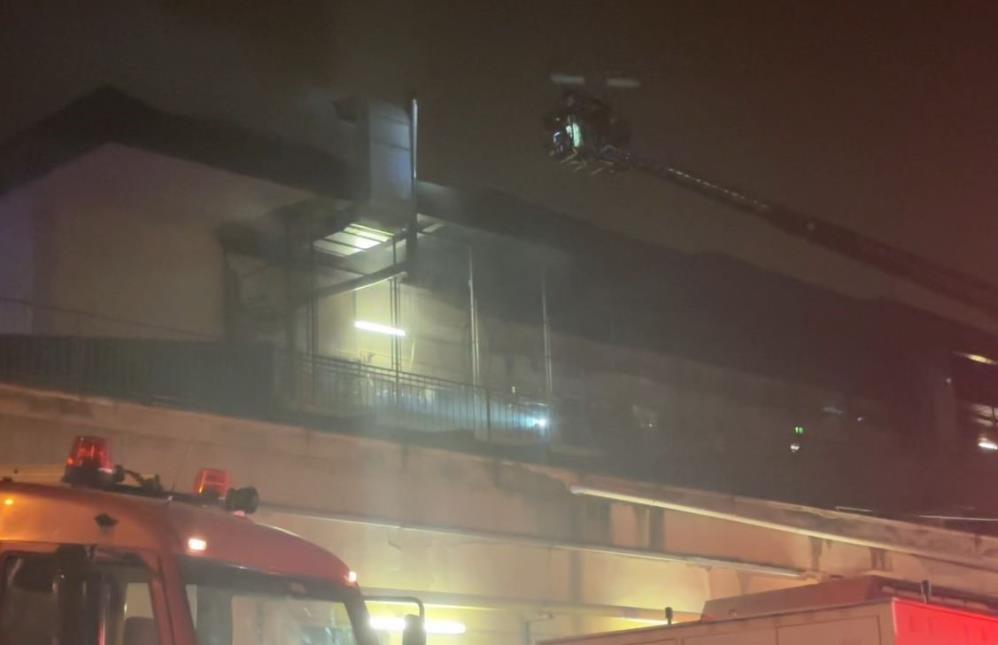 İstanbul’da AVM’de korkutan yangın