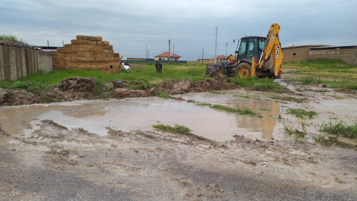 Konya Ereğli Belediyesi'nden sel çalışmalarında yoğun çaba