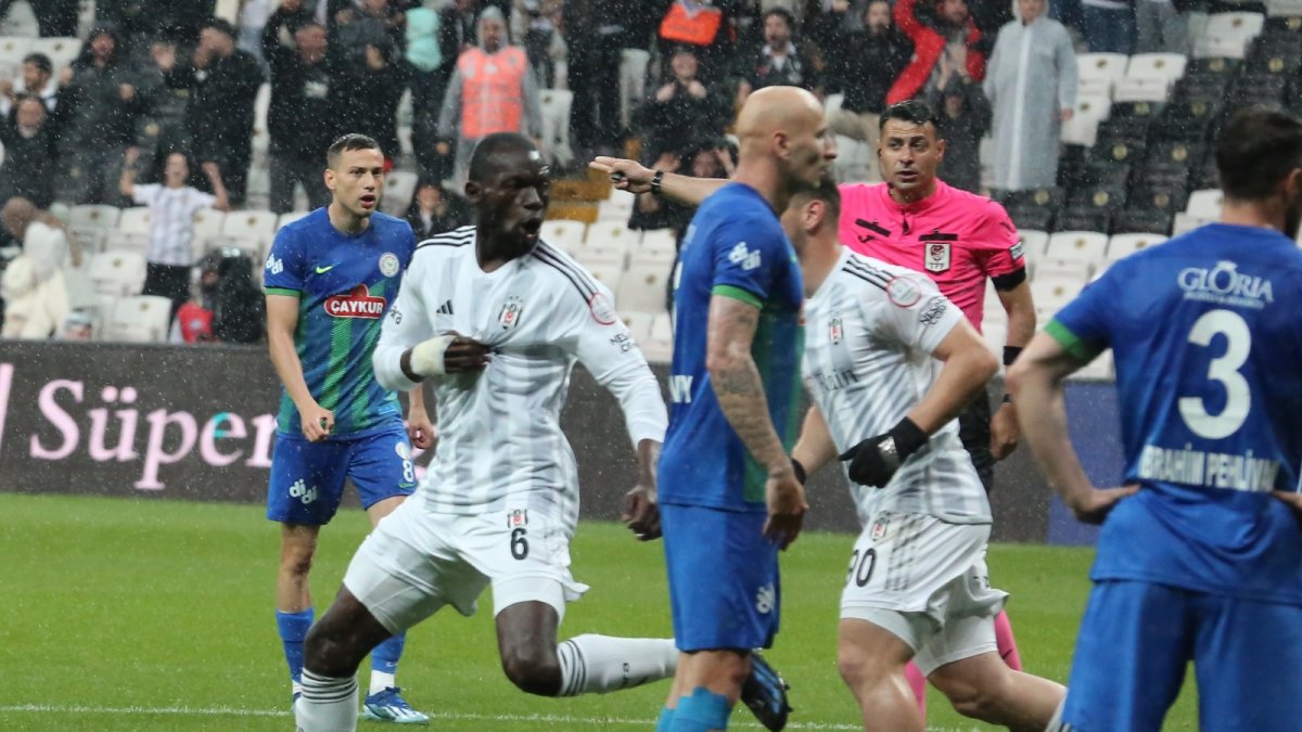 Beşiktaş öldü öldü dirildi. Son anda galibiyeti buldu