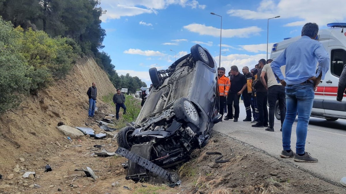 Kontrolden çıkan otomobil şarampole uçtu