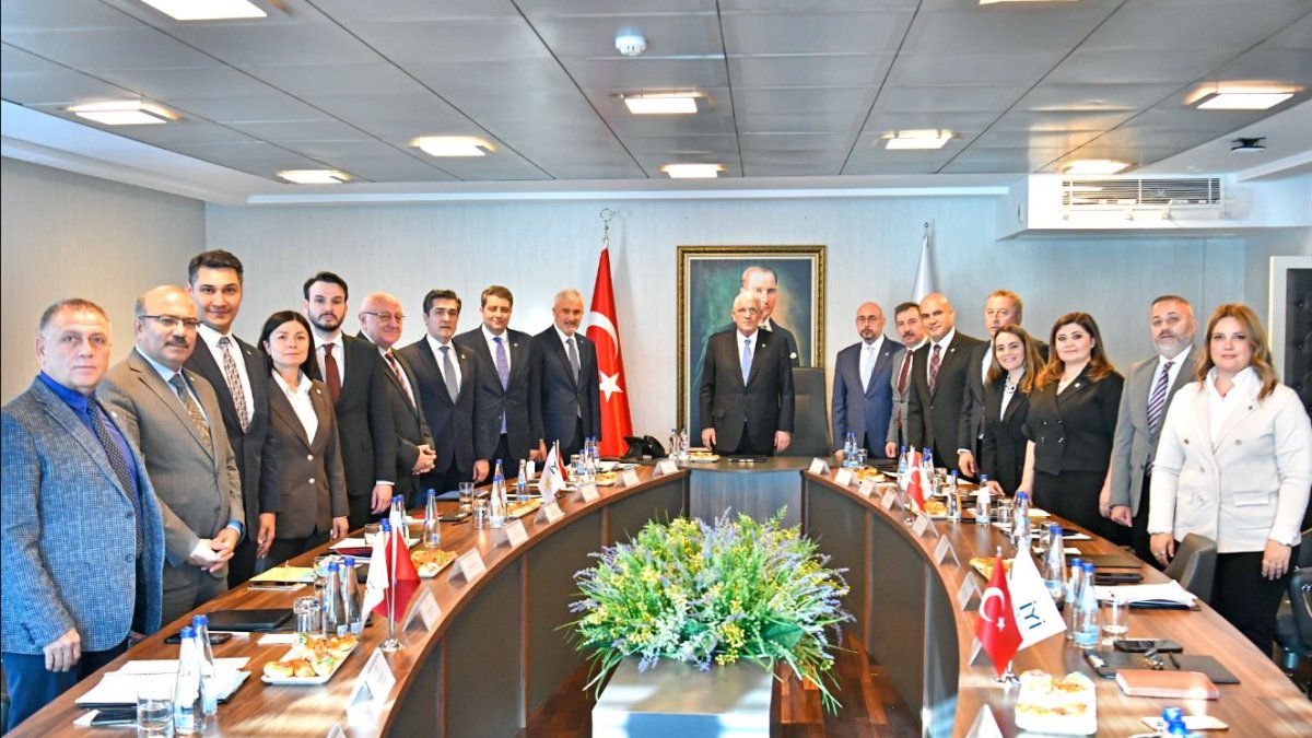 İYİ Parti'nin yeni başkanlık divanı ilk toplantısını gerçekleştirdi