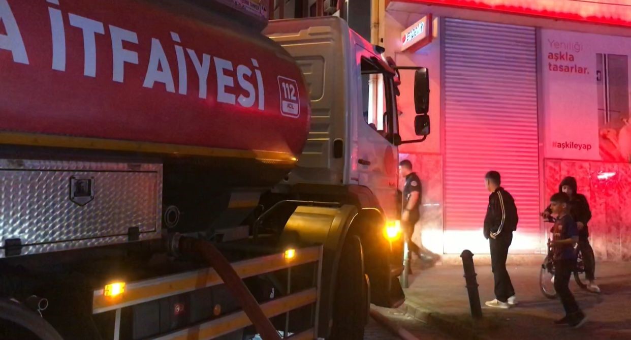 Bursa'da iş hanında yangın
