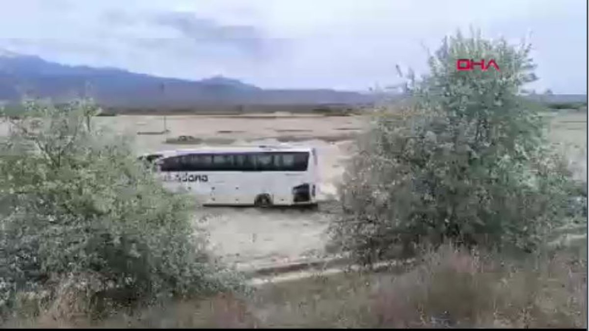 Niğde’de yolcu otobüsü şarampole uçtu! Yaralılar var