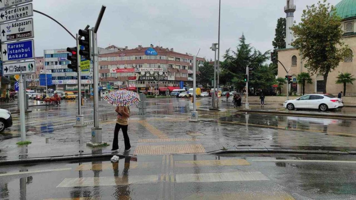 Meteoroloji ilçe ilçe saydı! Aniden kuvvetli gelecek