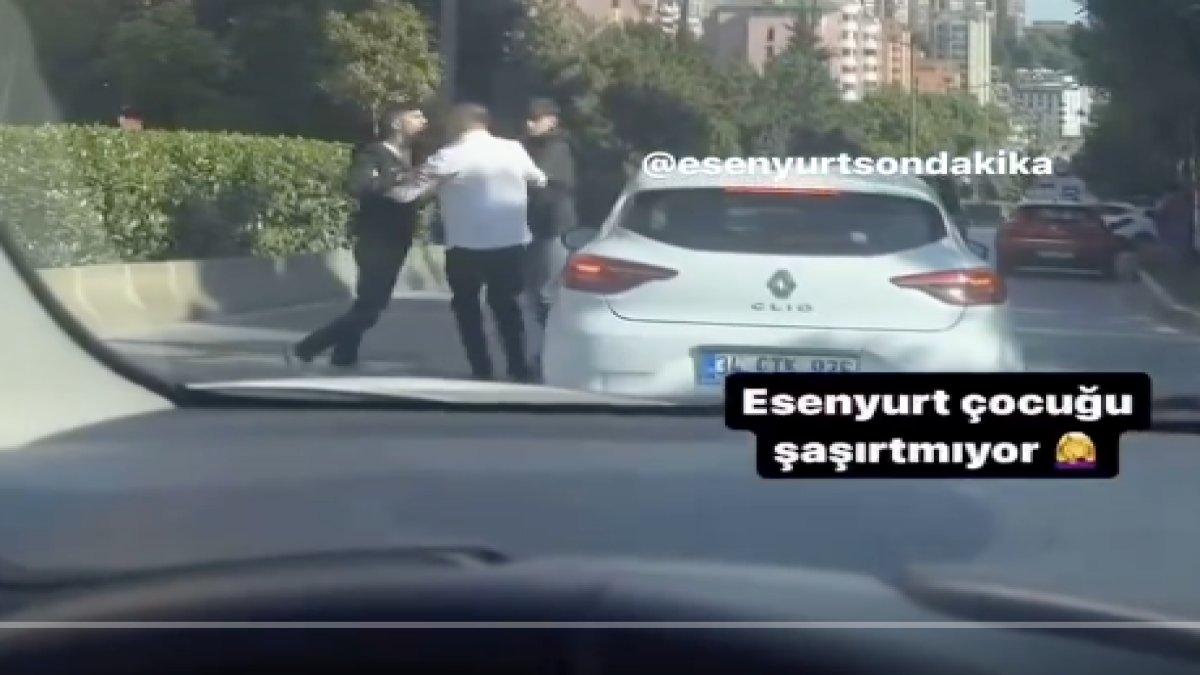 İstanbul Esenyurt’ta trafik tartışması: "Ben Esenyurt çocuğuyum" diyerek saldırdı