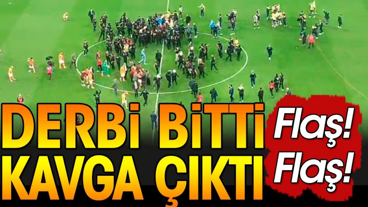 Derbi biter bitmez kavga çıktı. Futbolcular birbirlerine girdi