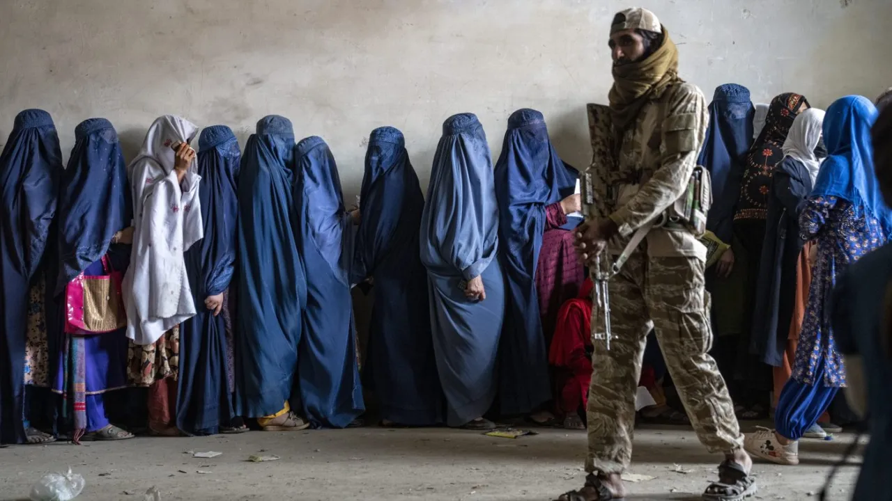 Taliban kadın haklarını korunduğunu iddia etti