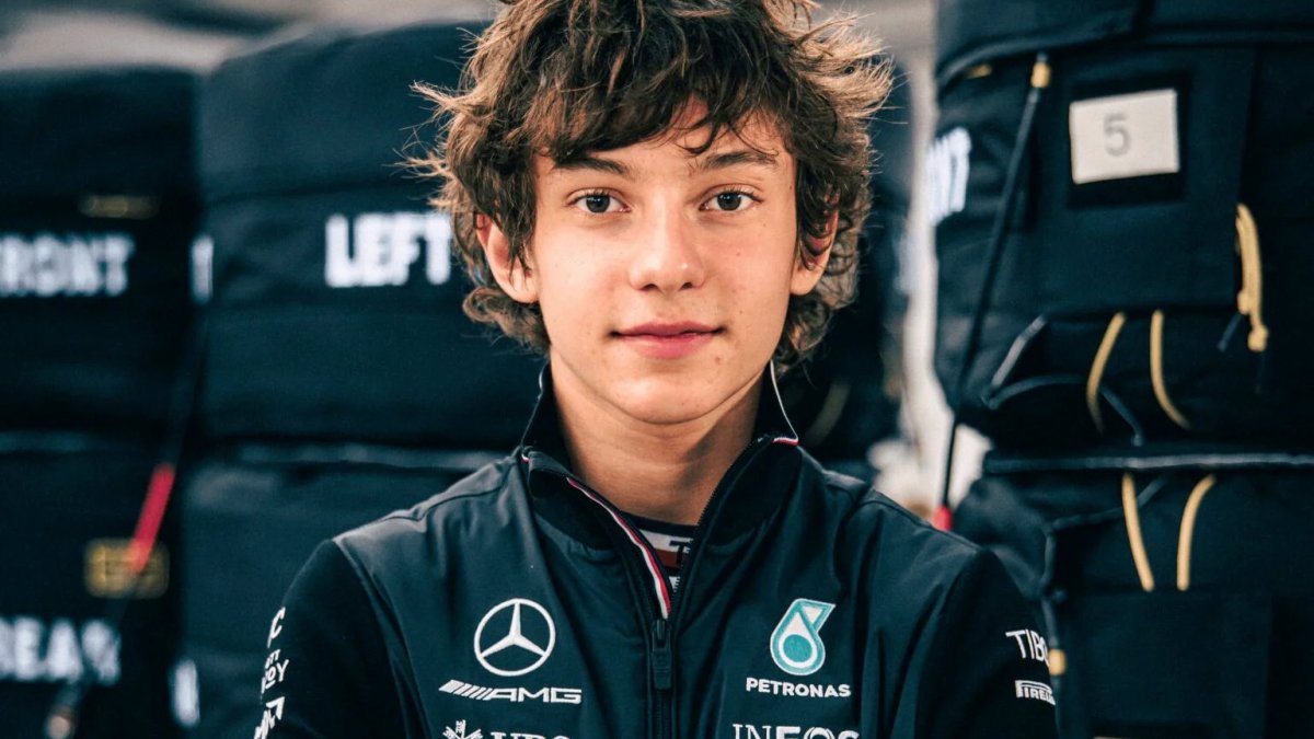 Hamilton'un halefi George Russell'ı geçti