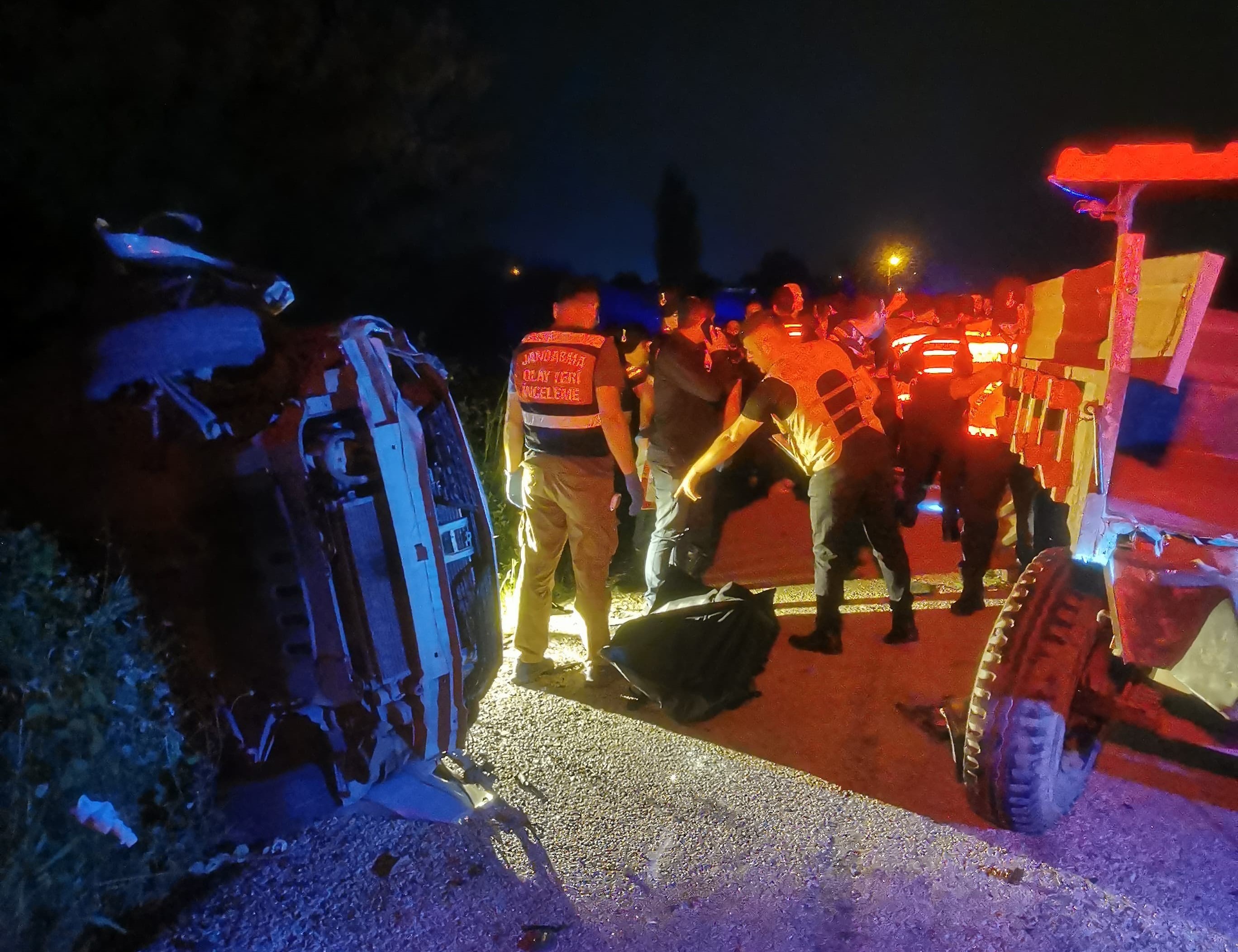 Osmaniye'de 3 araç birbirine girdi