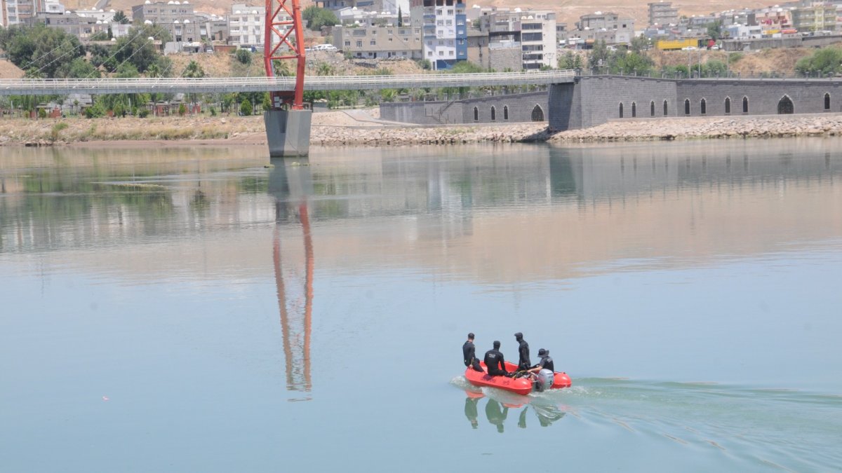 Kayıp kız çocuğu Dicle Nehri’nde aranıyor