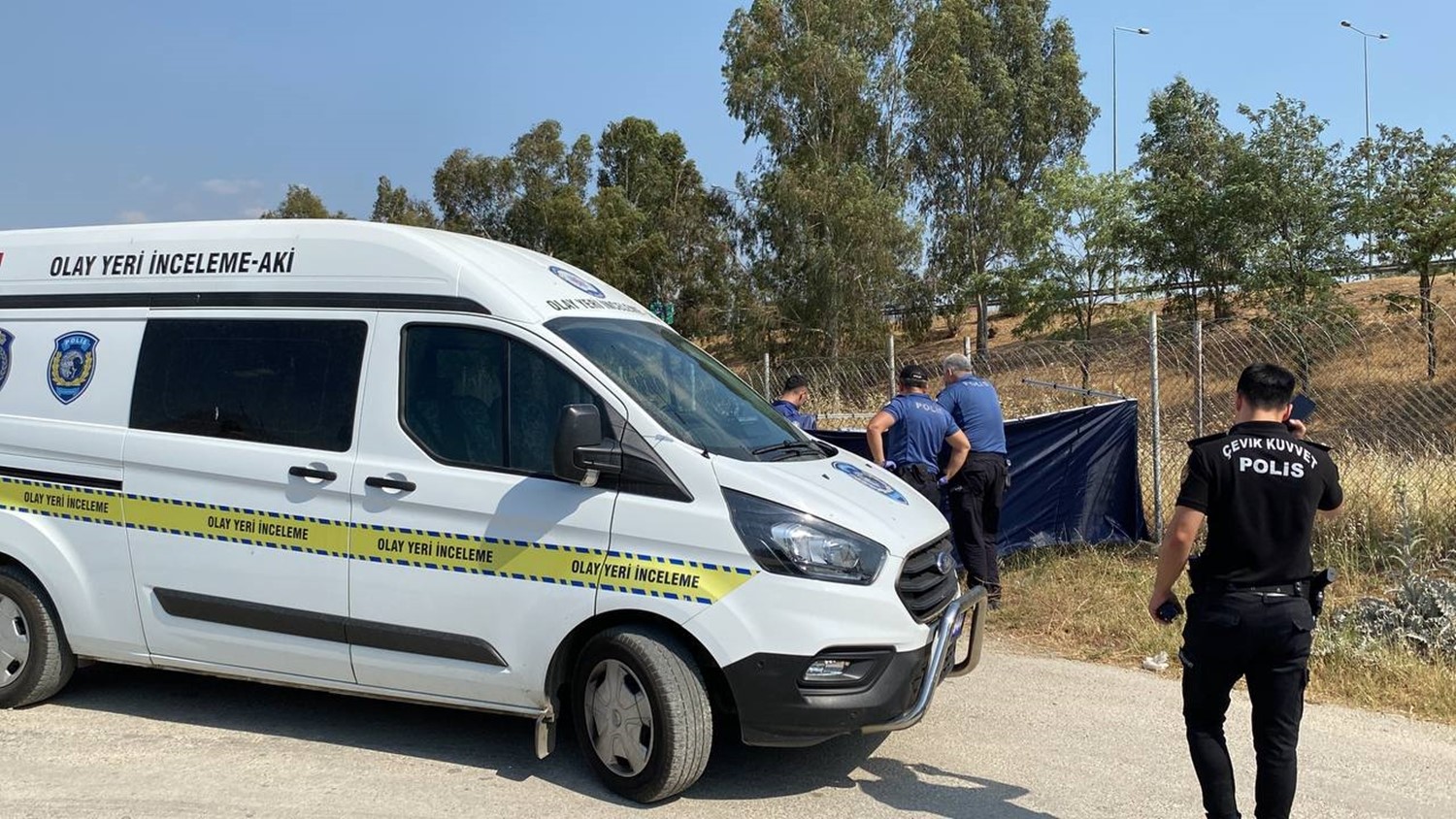 Başından vurulmuş halde yol kenarında ölü bulundu