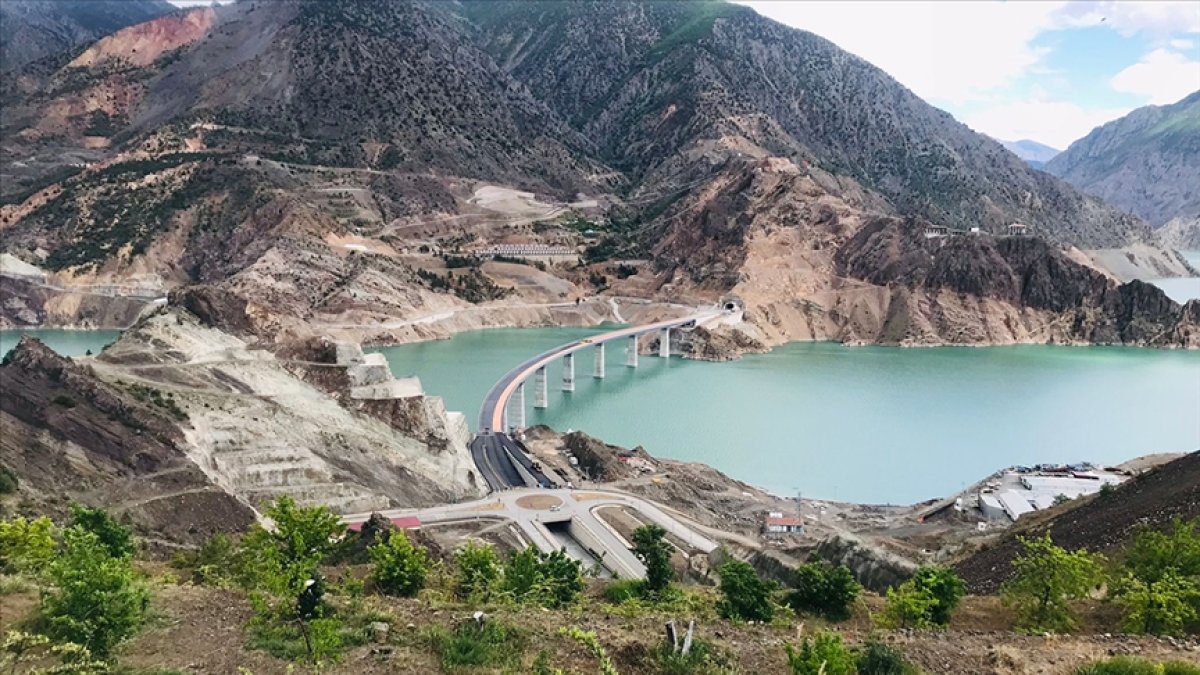 Yusufeli Merkez Viyadüğü yarın açılıyor. Seyahat süresi 25 dakika kısalacak