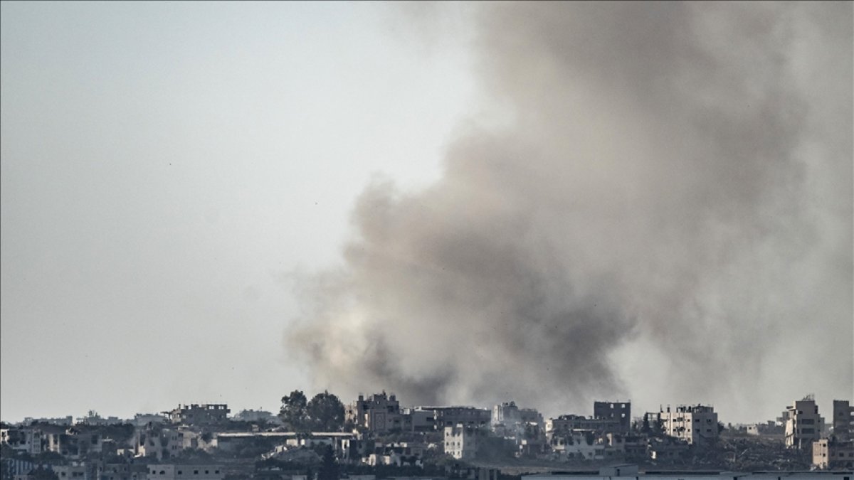 İsrail Refah'ta bir eve saldırı düzenledi: 8 Filistinli öldü