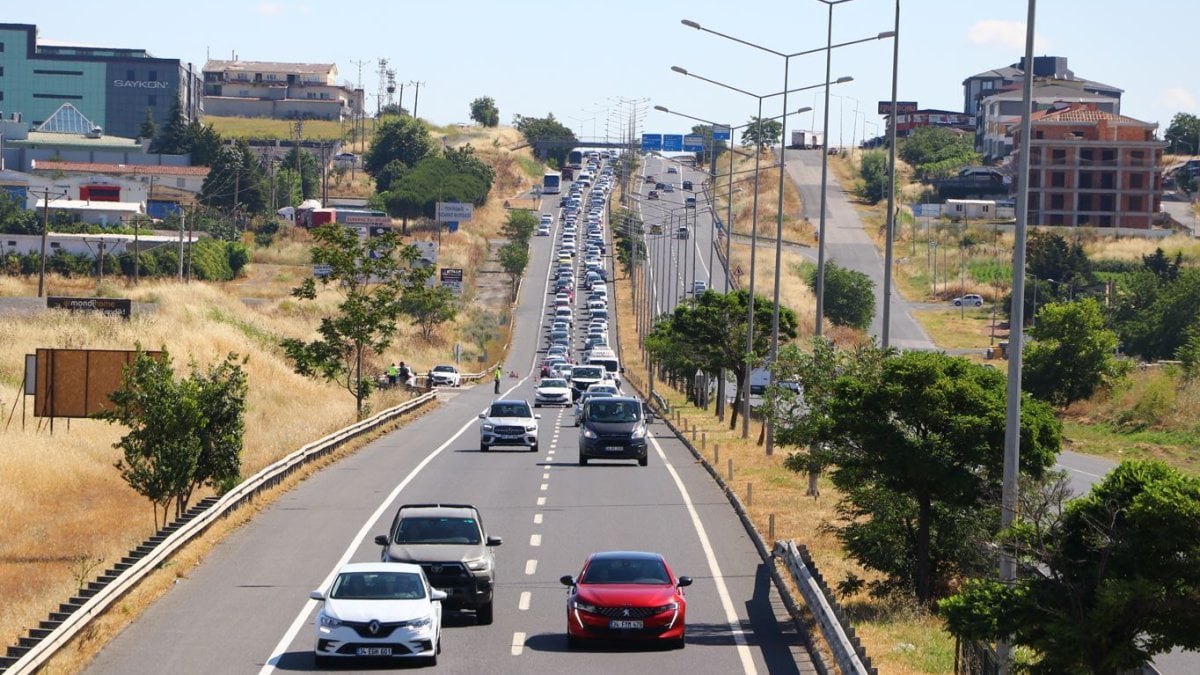 Tekirdağ'da bayram trafiği yoğunluğu başladı