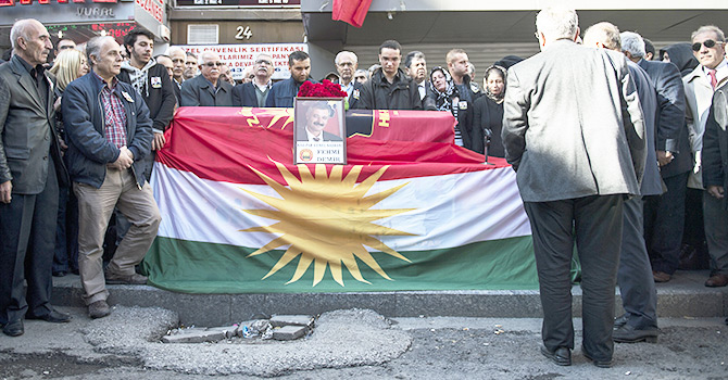 Sözde Kürdistan bayraklı tören